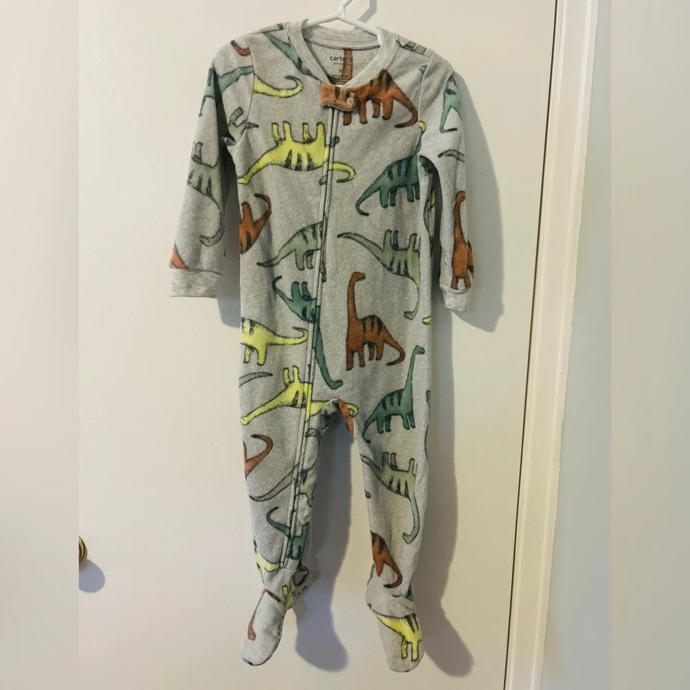 Carter's Gray Boys Dinosaur Print, Long Sleeve Zip-Up 1 piece Pajamas Footie.2T.